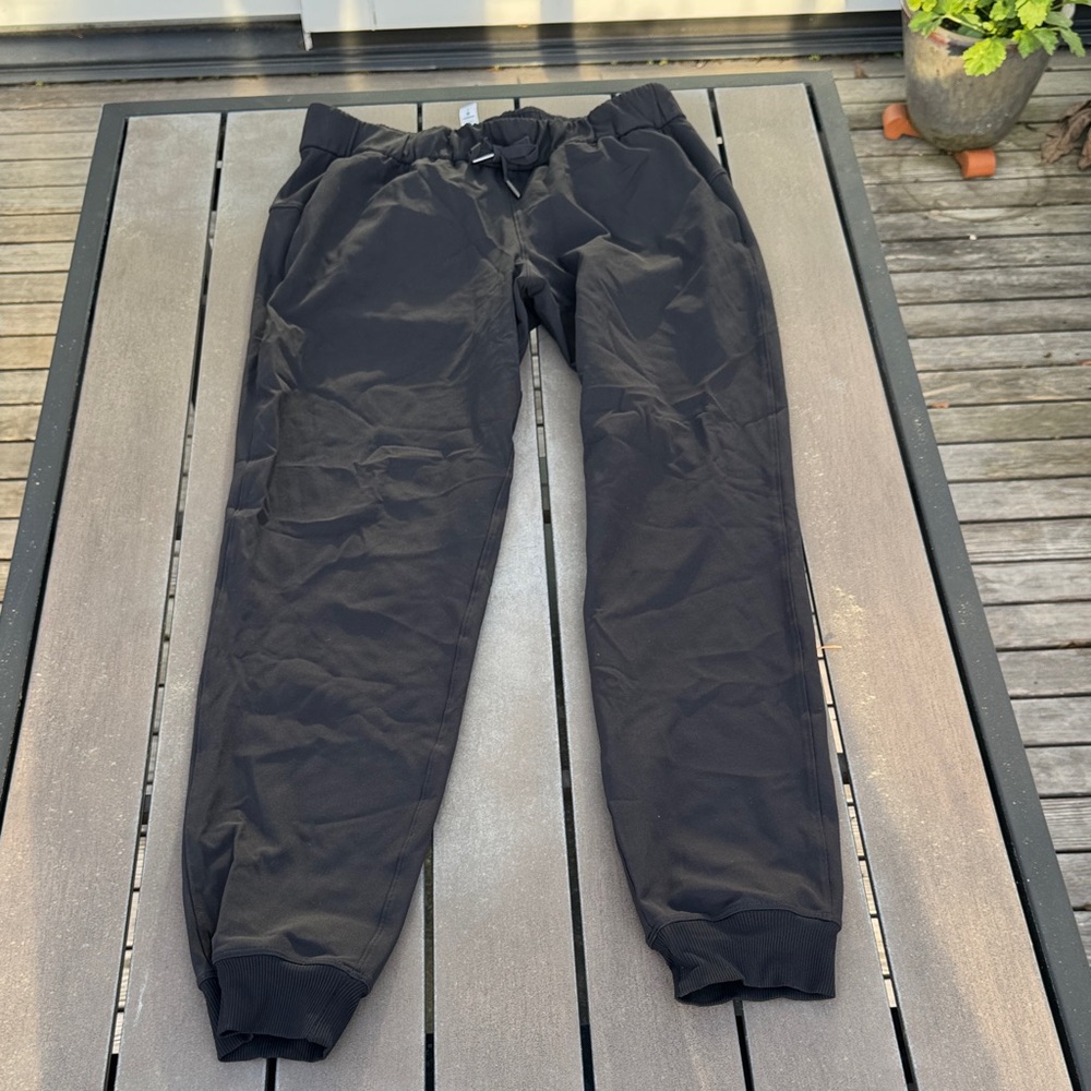 Lululemon On the Fly Jogger *Luxtreme
Black Size 6